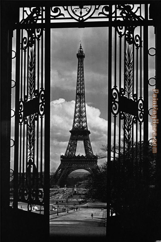 Eiffel Tower Through Gates painting - Unknown Artist Eiffel Tower Through Gates art painting